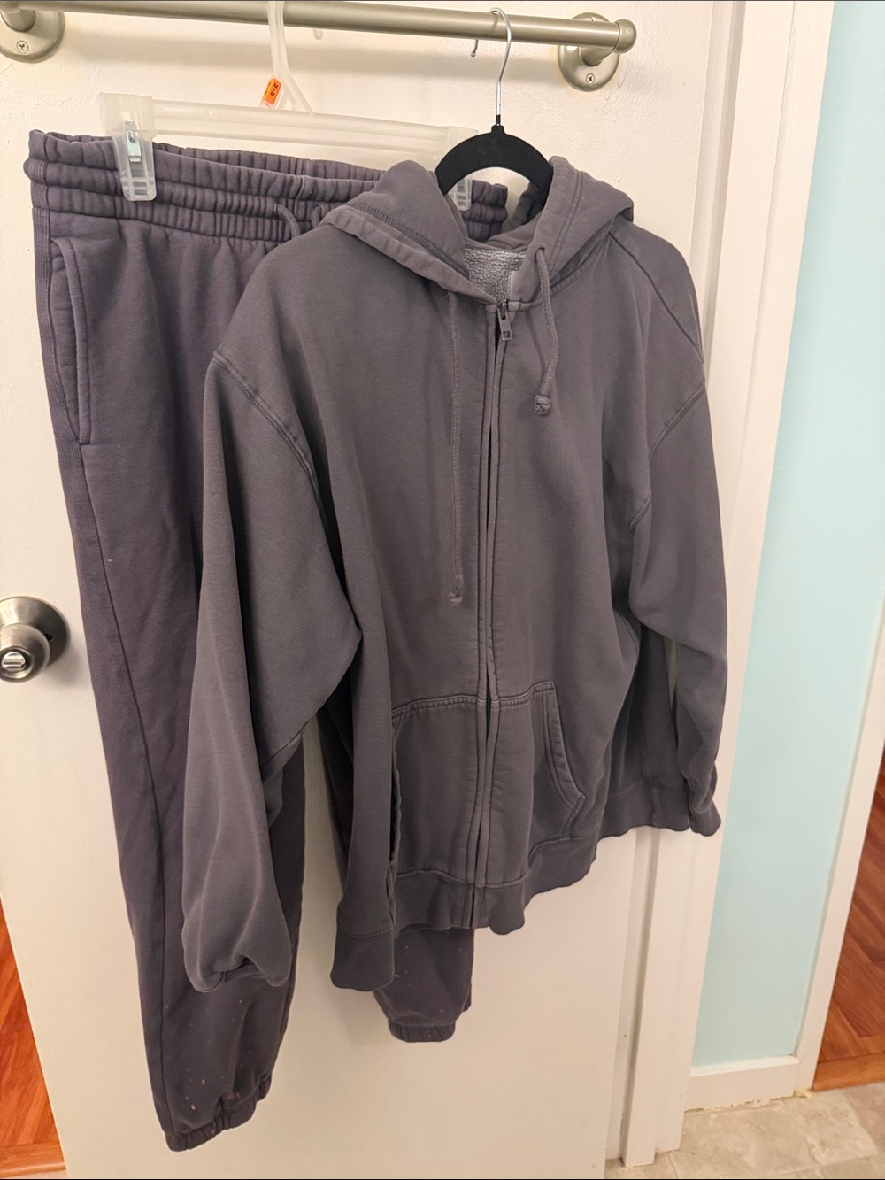 TNA sweatsuit